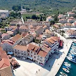 Pharos Sunset - Stari Grad Center
