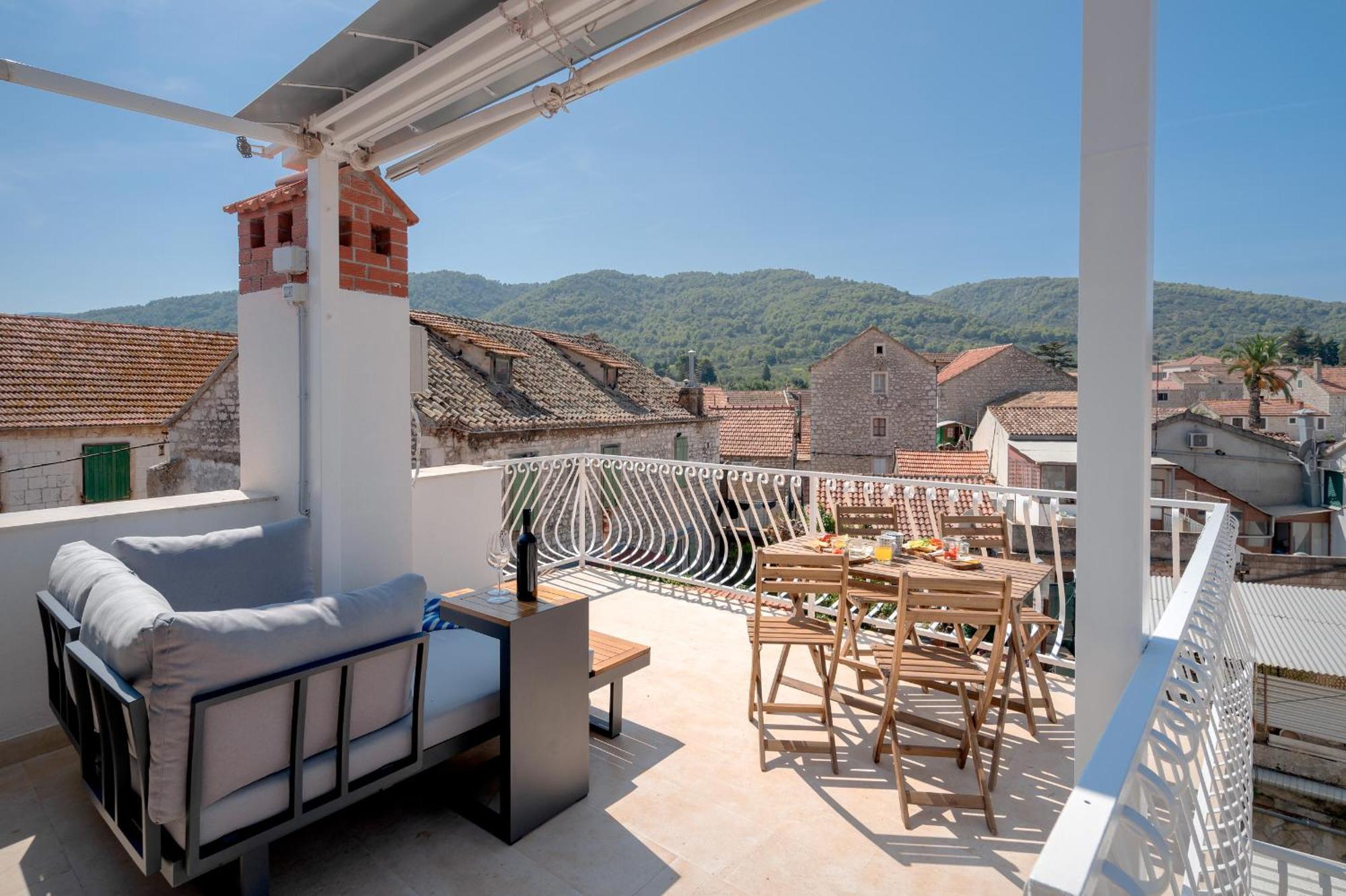 Pharos Sunset - Stari Grad Center