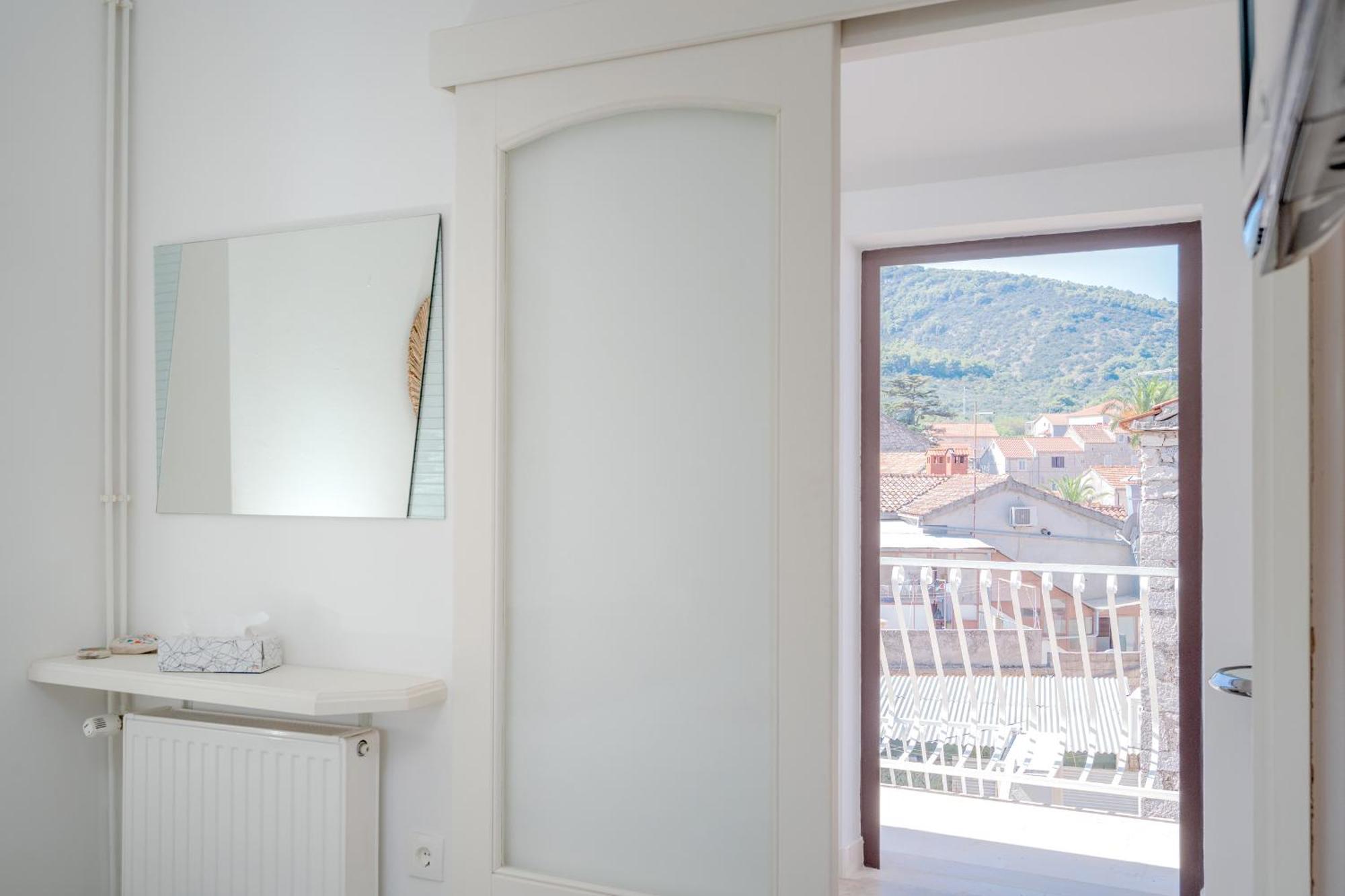 Appartement Pharos Sunset - Stari Grad Center *